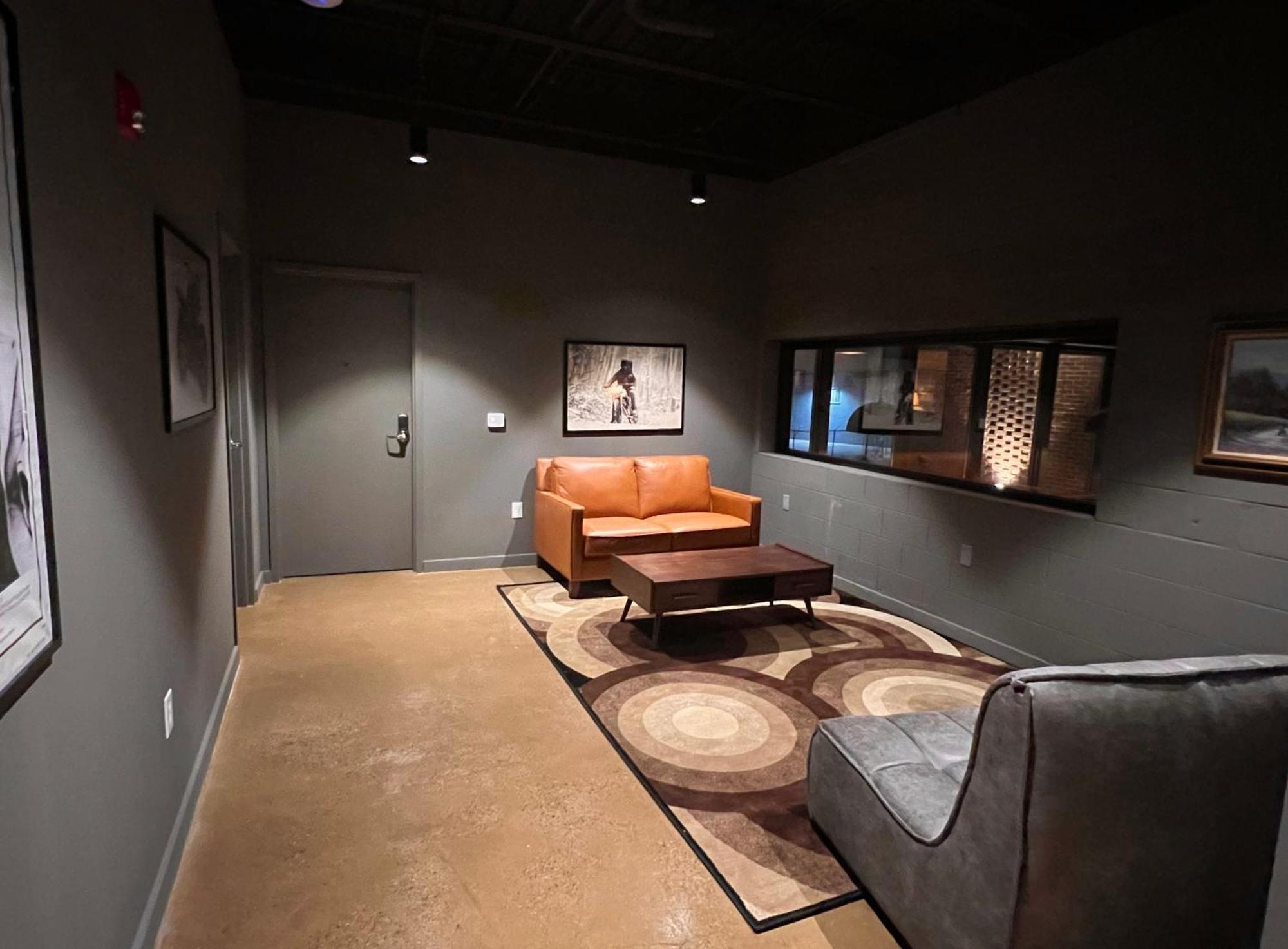 Classified Moto - The Frank Room Richmond Exterior photo