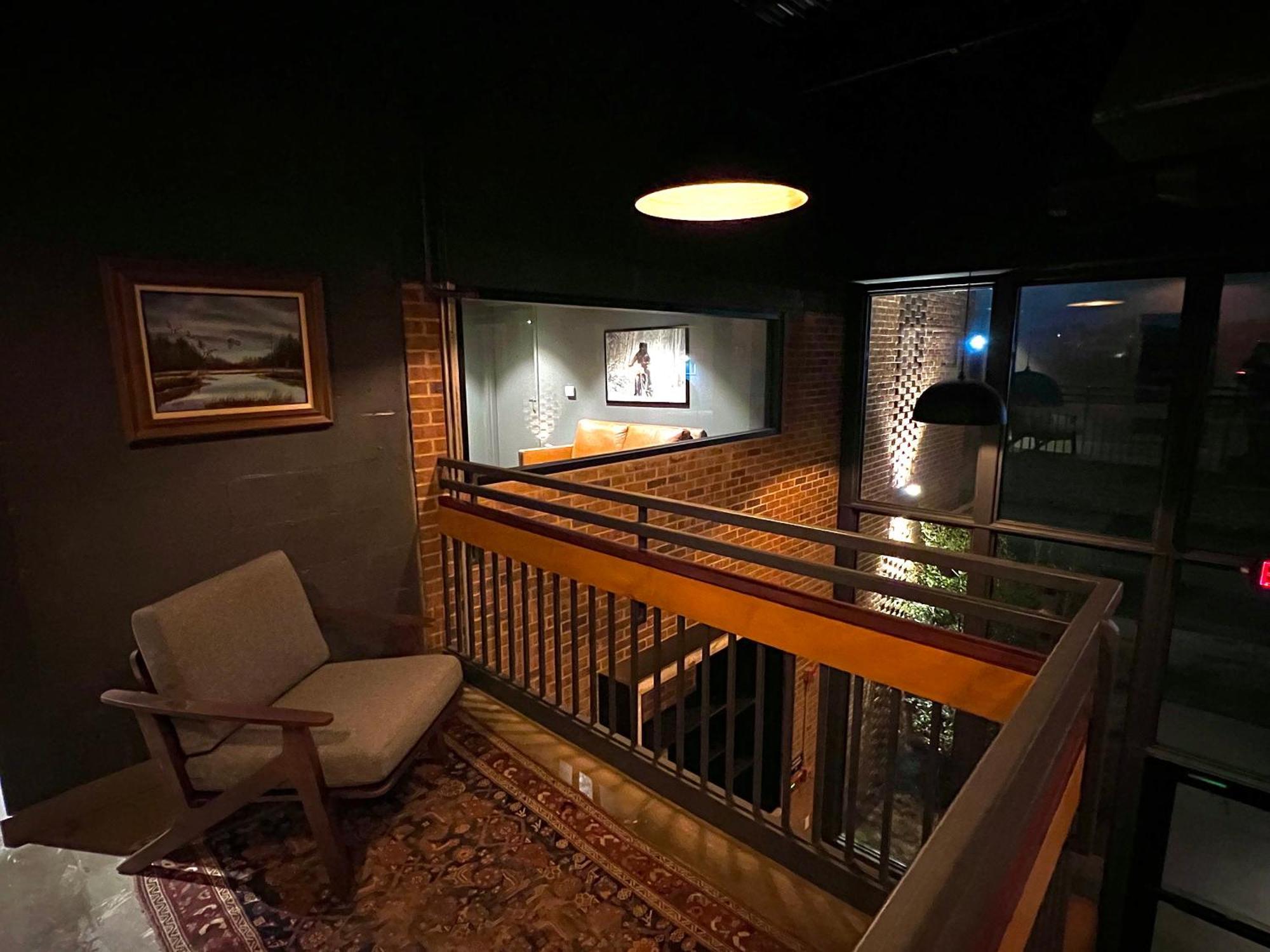 Classified Moto - The Frank Room Richmond Exterior photo